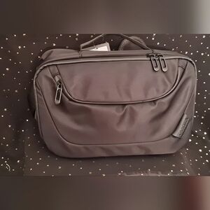 Taaoka camera sling bag